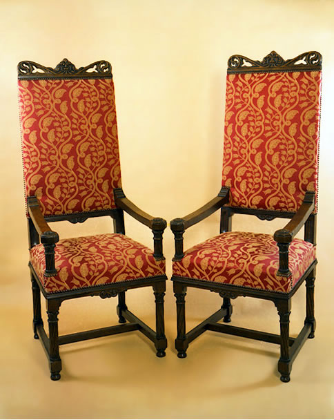 OC19 Joined Throne Chairs
