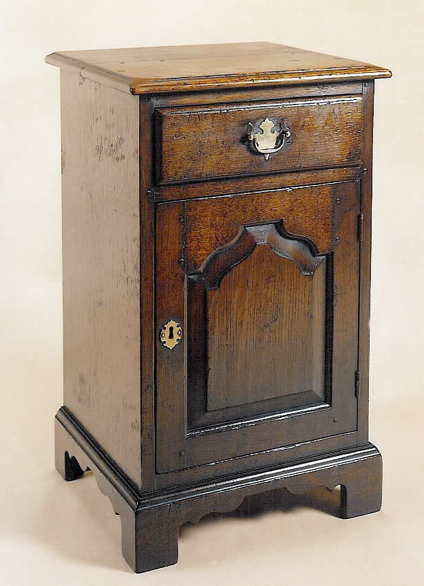 SC6044 Bedside Cabinet