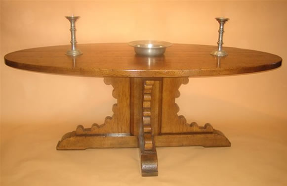 
Round Extending Table