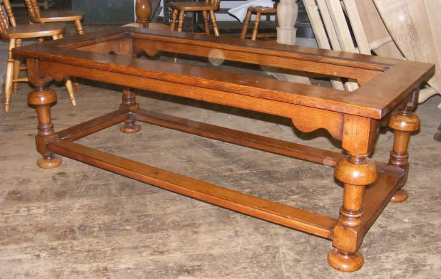 SC10858 Based on SOF11 – Glass Top Coffee Table with Glass Shelf